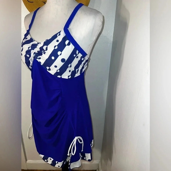 Rotita, 12, Royal blue/white tankini, with side slits and tie, adjustable straps - Picture 6 of 10